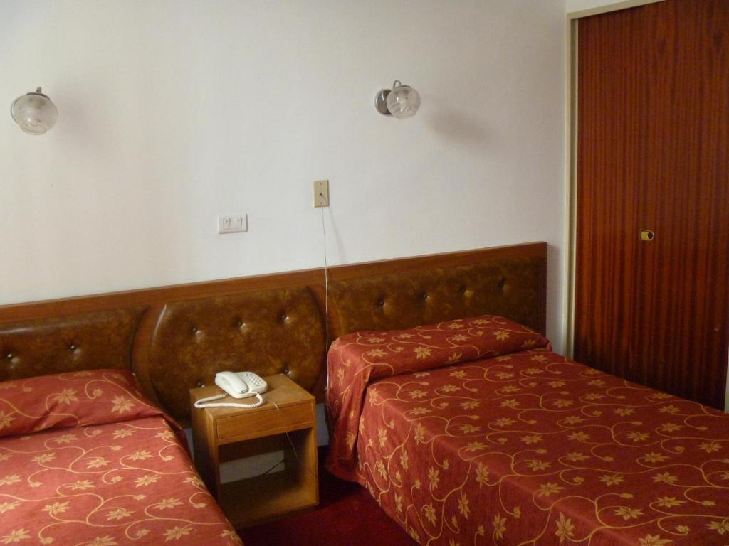 Hotel Turista - Buenos Aires — Photos 1